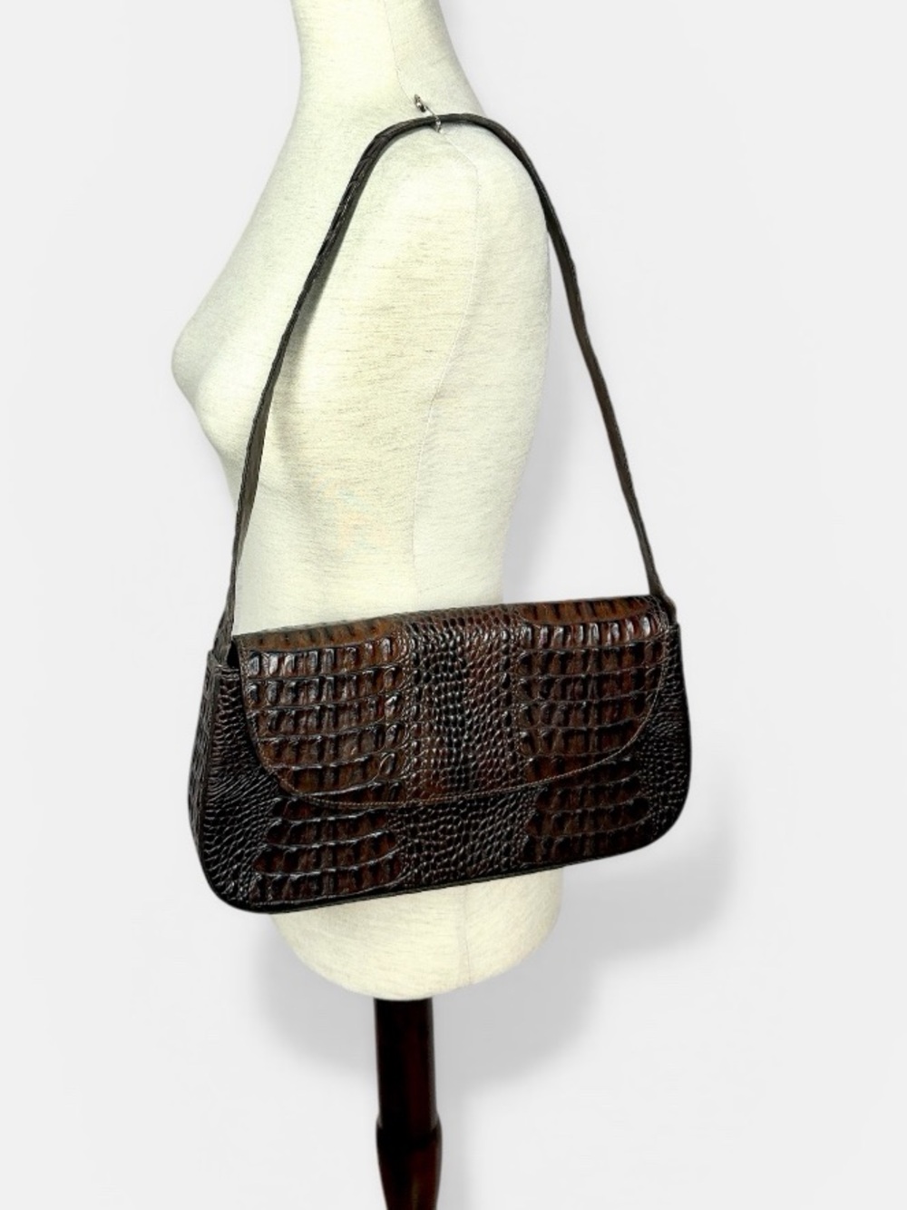 Vintage BRAHMIN Brown Croc Embossed Leather Shoulder Bag Baguette Purse Flap Top